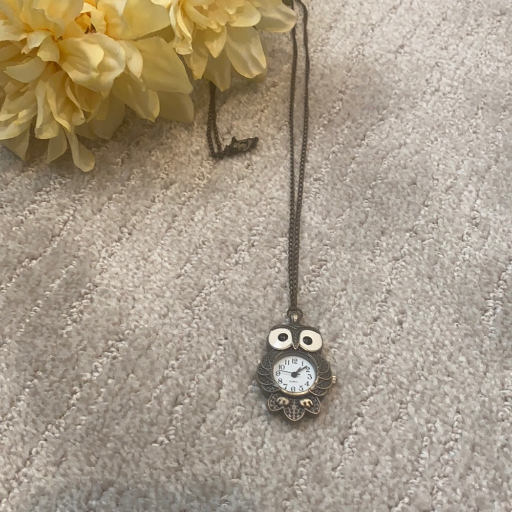 3 for $20💎Owl clock necklace